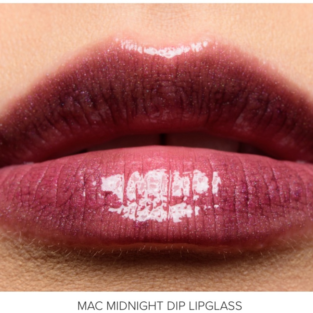 ✨✨MAC MIDNIGHT DIP LIPGLASS✨